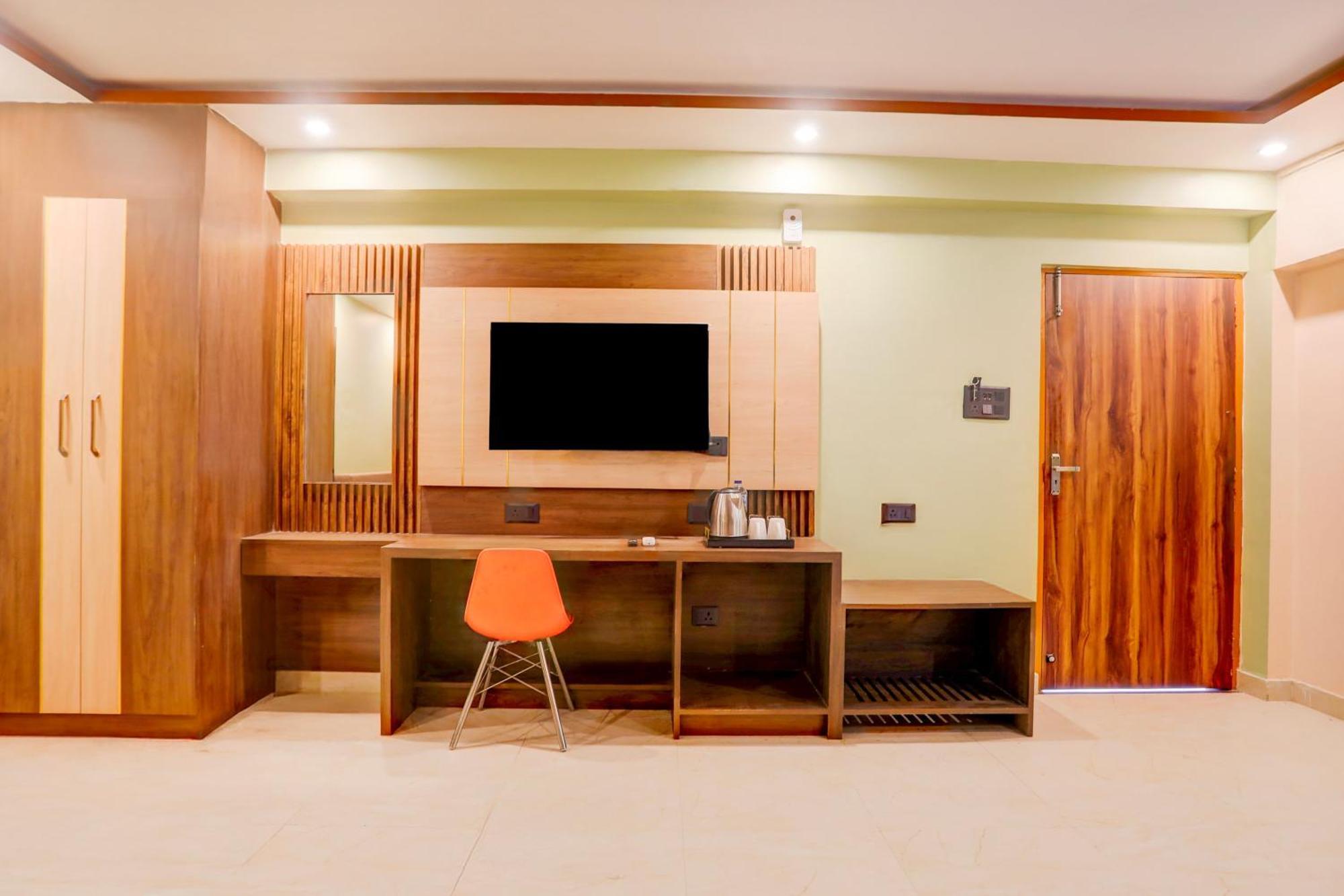 Hotel O Shivay Palace Varanasi